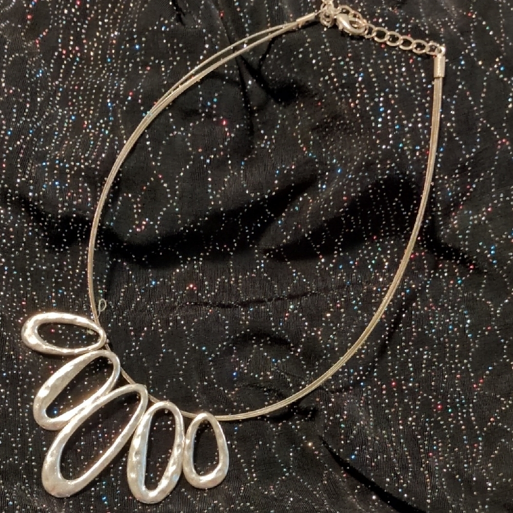 Elegant Silver tone Necklace